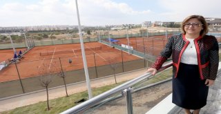 Şahin, 16 Yaş Türkiye Tenis Şampiyonasının Açılışını Yaptı