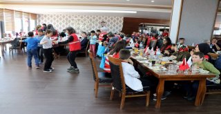 Türk Kızılayı Sevgi Evlerinde Kalan Çocuklarla Buluştu