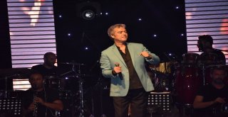 Cengiz Kurtoğlu Ve Hakan Altundan Kurtuluş Konseri