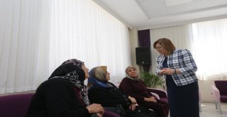 Büyükşehir, Alzheimer Hasta Ve Hasta Yakınlarını Unutmadı