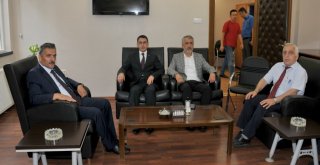 Türkmenistan Büyükelçisi Amanlıyevden Saçı Lastiklere Dolanan Öğrenciye Ziyaret