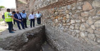 2 Bin Yıllık Tarihi İstanbul Kapıda Şapel Ve Taştan Yollar Ortaya Çıktı