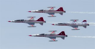 Türk Yıldızları Edremit Semalarında Uçacak