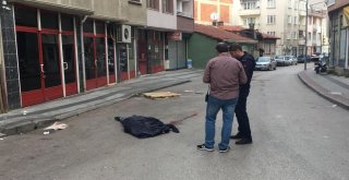 Bursada Kadın Yüzünden Cinayet...herkesin Gözü Önünde Bıçaklanarak Öldürüldü