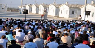 Çadır Kentte Bayram Namazı