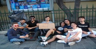 (Özel) İstiklal Caddesinde 1 Liraya Dert Dinleme Hizmeti