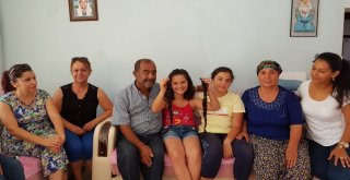 12 Yaşında Ki Azra, Kanser Hastaları İçin Saçını Kestirip Bağışladı