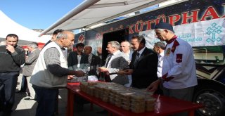 Erzurum İl Kültür Ve Turizm Müdürlüğü Aşure Dağıttı