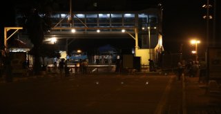 Arabalı Vapurda Devrilen Kamyonet Kaldırıldı