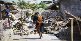 Endonezyadaki Depremde Ölü Sayısı 91E Yükseldi