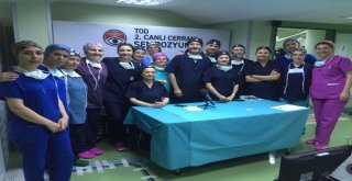 İstanbulda Canlı Cerrahi İle Doktorlara Göz Ameliyatları Eğitimi Verildi