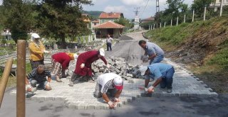 Parke Çalışmalarını Kadınlar Yapıyor