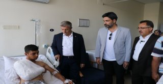 Uğur Işılak Ve Başkan Tahmazoğlu, Kazada Yaralananları Ziyaret Etti
