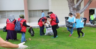 Fü Öğrencileri, Çöpleri Topladı