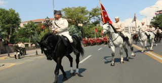 Tbmmden Eski Meclis Önüne Geçit Töreni Düzenlendi