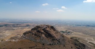 Tarihi Gevale Kalesi Ortaya Çıkarılıyor