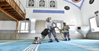 Camiler Bayrama Hazırlanıyor