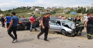 Kocaelide 2 Otomobilin Kafa Kafaya Çarpıştığı Kazada Ağır Yaralanan Genç Öldü