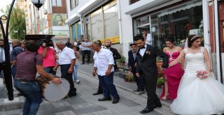 Davul Çalarken Kendinden Geçiyor, O Anlar İzlenme Rekorları Kırıyor
