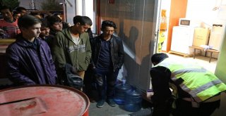 Bursa Hayalleri Sivasta Son Buldu... 17 Kaçak Göçmen Yakalandı