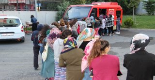 İstanbulda Üniversite Öğrencilerine Aşure Günü