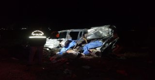 Otomobil Tıra Arkadan Çarptı: 3 Ölü, 2 Yaralı