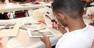 Uluslararası Öğrencilerine El Sanatları Eğitimi