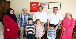 Başkan Ak, Şehit Ailelerini Yalnız Bırakmıyor