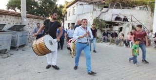 Balıkesirde Asırlık Nişanlıya Koç Götürme Geleneği Devam Ediyor