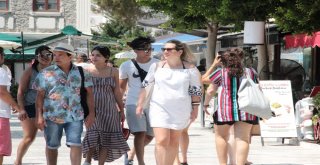 Bodruma 330 Bin Araç, 264 Özel Jet Ve 1955 Uçakla Geldiler