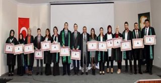 Kütahyada 15 Genç Avukat Yemin Ederek Göreve Başladı