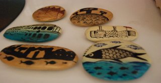 Dört Duvar Arasına Sıkışan Hayatlardan Taşların Renkli Dünyasına