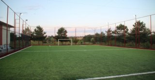 Yunuslara Halı Saha