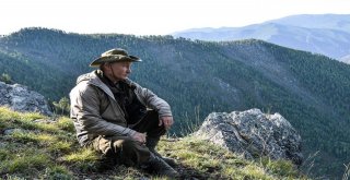 Putin Dağlarda Dolaşırken Görüntülendi