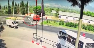 Turgutludaki Motosiklet Kazası Güvenlik Kamerasında