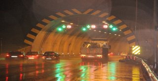 Bolu Dağında Tatilcilere Yağış Sürprizi