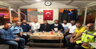 Halkın Huzuru İçin Görevde Olan Polislere Anlamlı Ziyaret