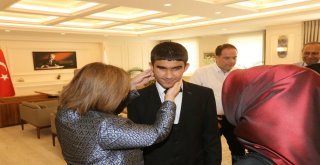 Belediye Başkanı Fatma Şahin Görme Engelli Öğrencileri Ağırladı