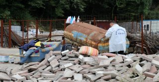 Evini Satıp Sokakta Yaşayan Adam, Koltukta Ölü Bulundu