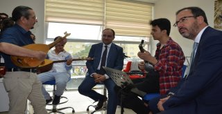 Bakan Kasapoğlu, Öğrencilerle Türkü Söyledi, Fidan Dikti