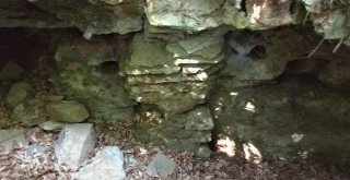 (Özel Haber) Tarihi Manastırları Arkeologlar Yerine Defineciler Kazıyor