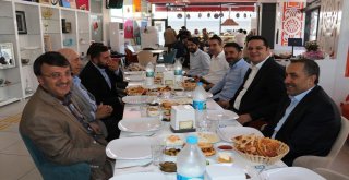 Ak Parti Heyetinden ‘Engelsiz Kafeye Ziyaret