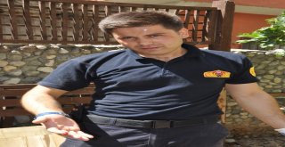 Kurtardığı Kedi Tarafından Isırıldı