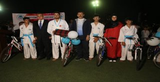 Eyyübiye Belediyesi, Binlerce Gençle Spor Şenliği Düzenledi
