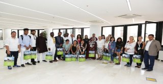 Başkan Yılmaz, Yabancı Öğrencileri Makamında Kabul Etti