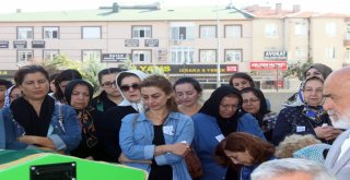 Vefat Eden Duayen Avukata Baro Başkanlığı Önünde Tören