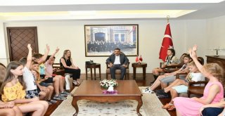 Samsun Valisi, Ukraynalı Çocuklar İle İstiklal Marşı Okudu