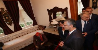 Atatürkün Rizeye Gelişinin 94. Yıldönümü Törenle Kutlandı