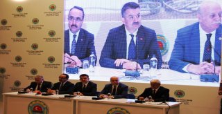 Bakan Pakdemirli: “Döviz Baskısına Karşı Tarımsal İhracatımızı Artırmalıyız”