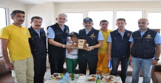 Bakan Pakdemirli, Yangın Kulesi Ekiplerinin Bayramını Kutladı